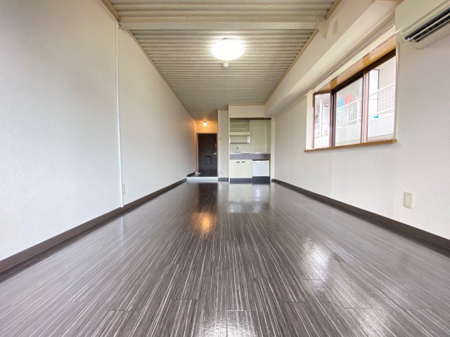 RIZEONE富田林レジデンスの居間・リビング