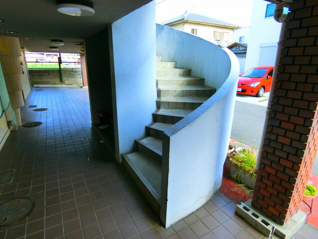 RIZEONE富田林レジデンスのエントランス