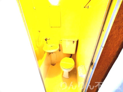 【トイレ】 | カーサ山城 | 落ち着いた色調のトイレです