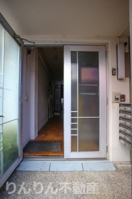 【エントランス】 | カーサ山城 | 毎日通るエントランスはこのようになっています