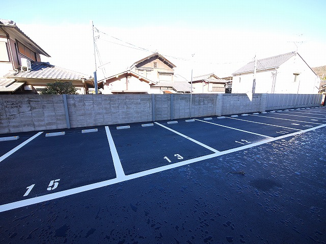 奈良T・Mモータープールの駐車場