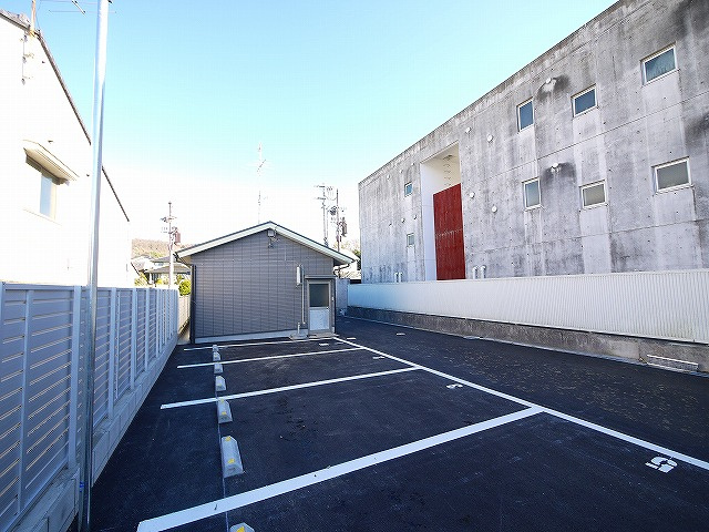 奈良T・Mモータープールの外観