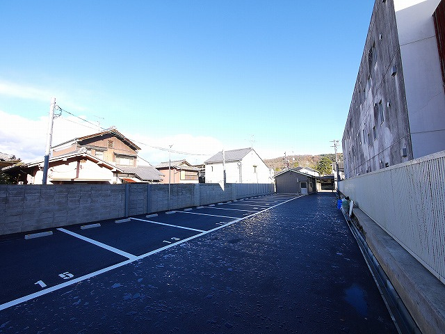 奈良T・Mモータープールの外観