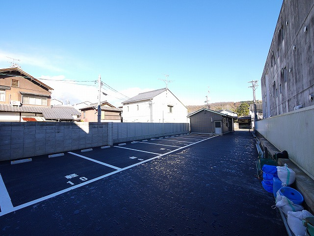 奈良T・Mモータープールの外観