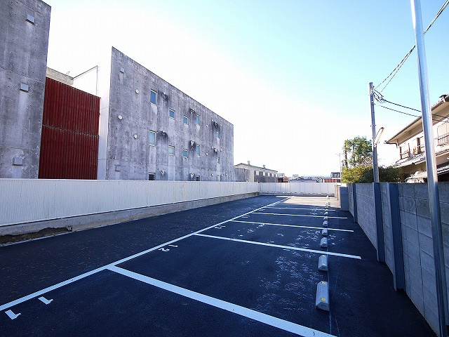 奈良T・Mモータープールの外観