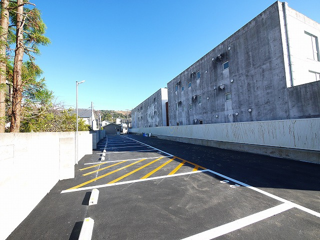 奈良T・Mモータープールの外観