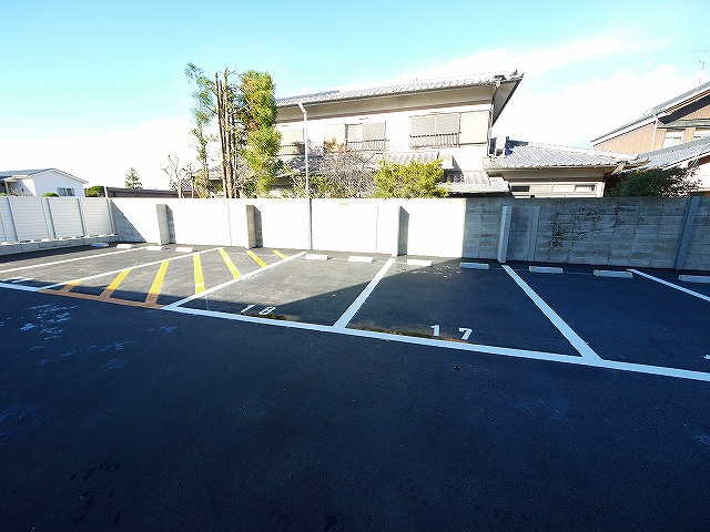 奈良T・Mモータープールの外観