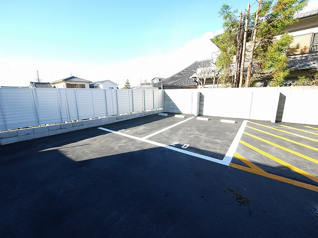 奈良T・Mモータープールの外観