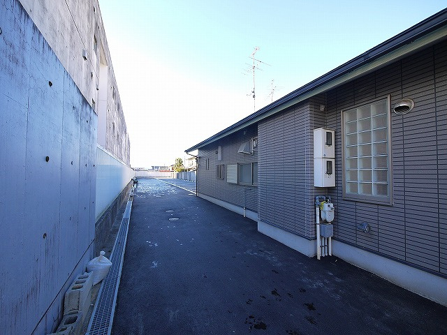 奈良T・Mモータープールの外観