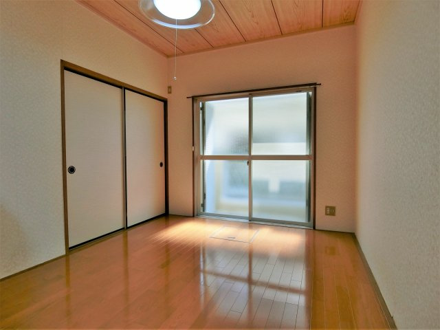 イーストオブヴィラの洋室