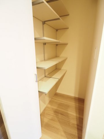 【収納】 | MAISON MUSASHI | お荷物の仕分けもしやすそうなつくり。