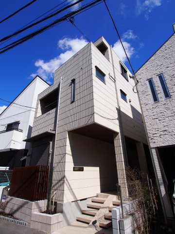 【外観】 | MAISON MUSASHI | MAISON MUSASHI、参宮橋駅から徒歩2分！