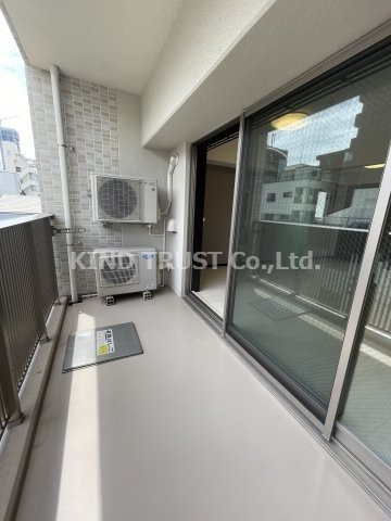 天満橋ケルスコートのバルコニー|開放的で明るい空間を演出してくれるバルコニーです