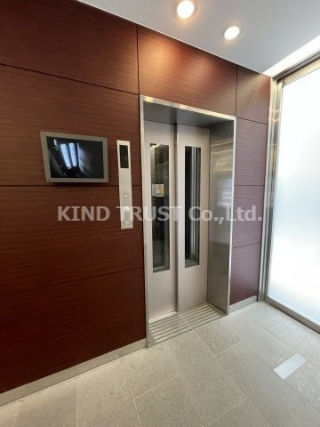 天満橋ケルスコートのロビー|ゆとりのあるロビーです