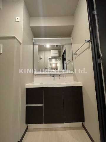 天満橋ケルスコートの独立洗面台|独立洗面台あり、毎朝おしゃれに忙しい女性の方におすすめです