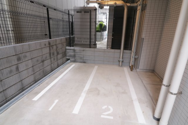 バイク駐輪場