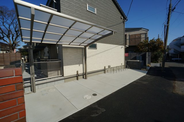 クラシオ大久保幕張の駐車場