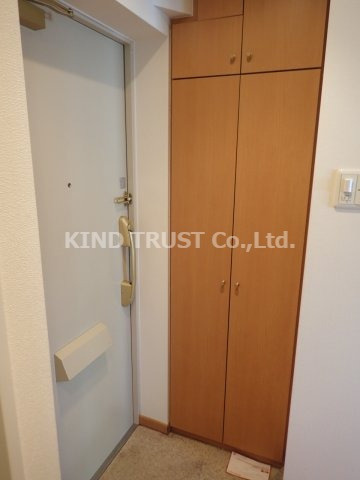 ラナップスクエア東梅田の玄関|大きなスペースがあり、収納には困りません