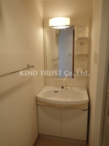 ラナップスクエア東梅田の洗面所|明るい洗面所です