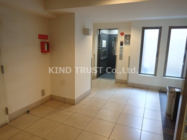 ラナップスクエア東梅田のロビー|建物の内部です