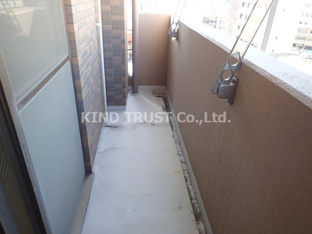 ラナップスクエア東梅田のバルコニー|外からの目が気にならないバルコニーで洗濯物が干せます