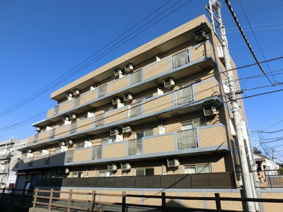 【外観】 | ポプリタウン夏見 | ポプリタウン夏見　鉄筋コンクリート造４階建て　川沿いの開けた景観です