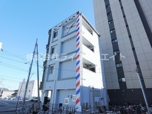 KTビルの外観