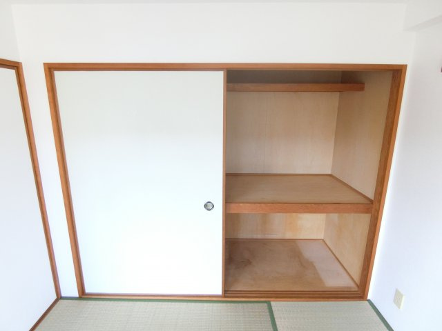 ウエストコートの収納|同マンション別部屋