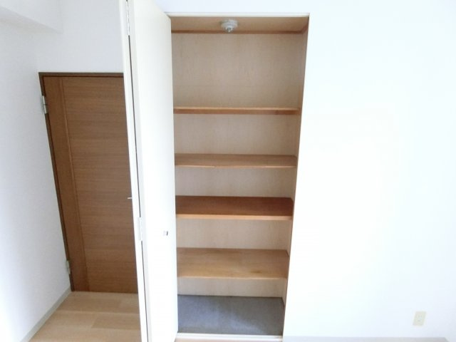 ウエストコートの設備|同マンション別部屋