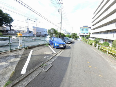 【駐車場】 | しらとり台住宅１号棟 | 平置き駐車場です。