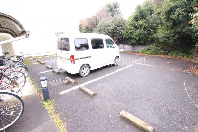 レオパレスＳＵＮ鈴木町の駐車場