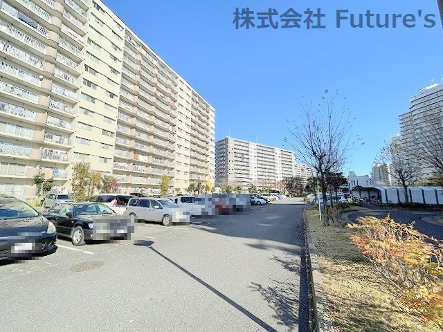 パークフィールドみさとテラ・ウエスト4街区3号館の駐車場|駐車場になります。
