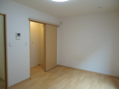 【収納】 | エスポワール | 洗濯機置場とお風呂の入口です。