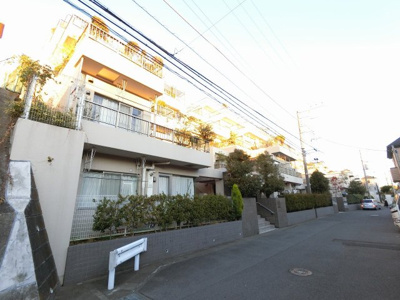 【外観】 | ユニテ宮崎台テラス | 総戸数３７戸、平成１２年５月築、管理人は日勤勤務につき管理体制良好です♪