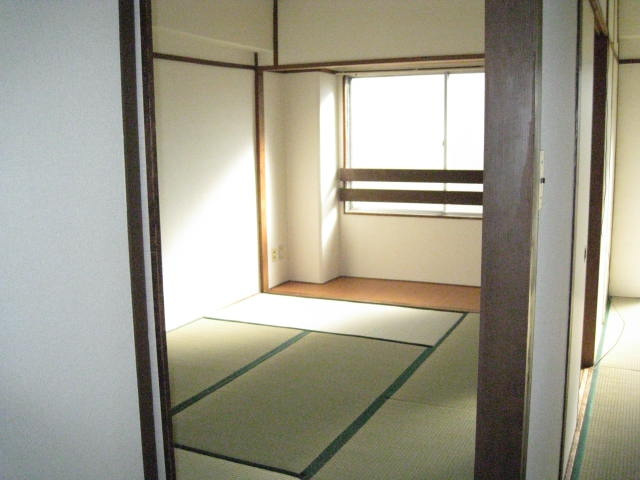 上竹ビルの和室|い草の香りが落ち着く素敵な和室です