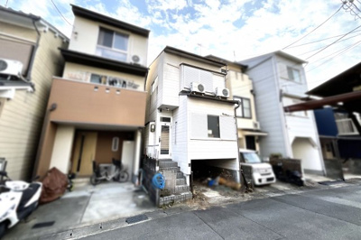 【前面道路含む現地写真】 | 伏見区向島中島町　中古戸建 | スーパーやコンビニが徒歩5分と、お買物にも困りません(*´▽｀*)毎日のお買物が助かりますね。
