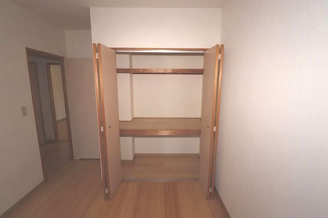 サンマリン横浜の収納|※反転の場合がございます。