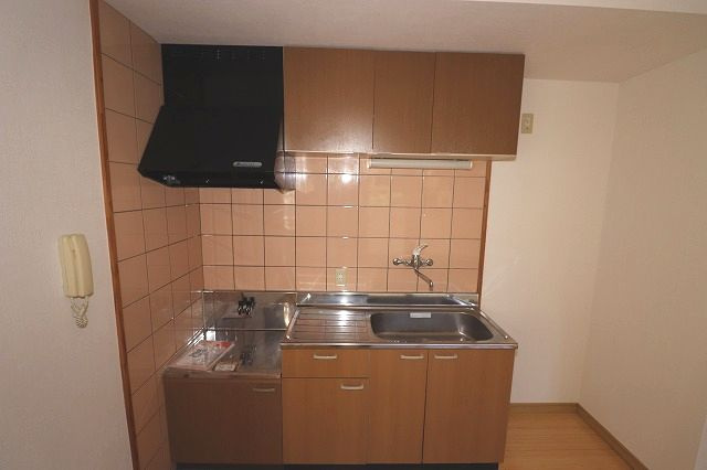 サンマリン横浜のキッチン|※反転の場合がございます。