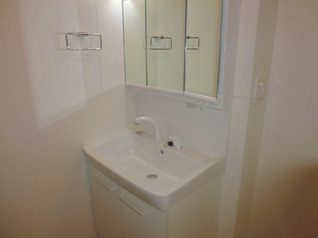 ラ・セレーナソワⅠの独立洗面台