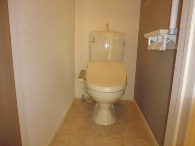 ラ・セレーナソワⅠのトイレ|温水洗浄便座