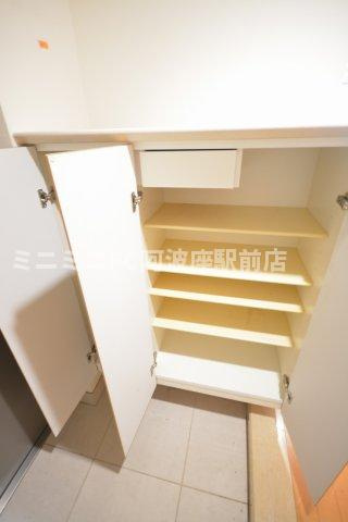 クロスレジデンス大阪新町の収納