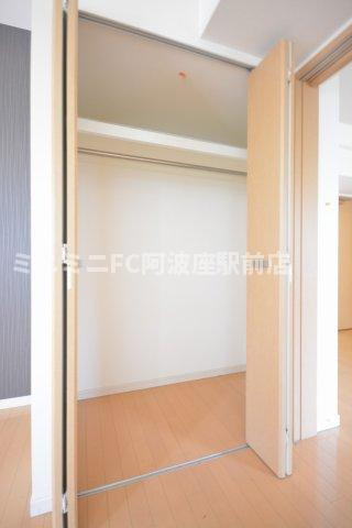 クロスレジデンス大阪新町の収納