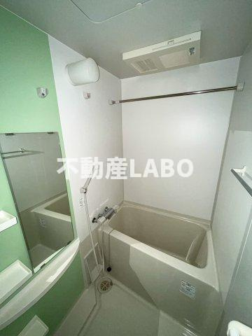 ラシュレエグゼ難波西の浴室