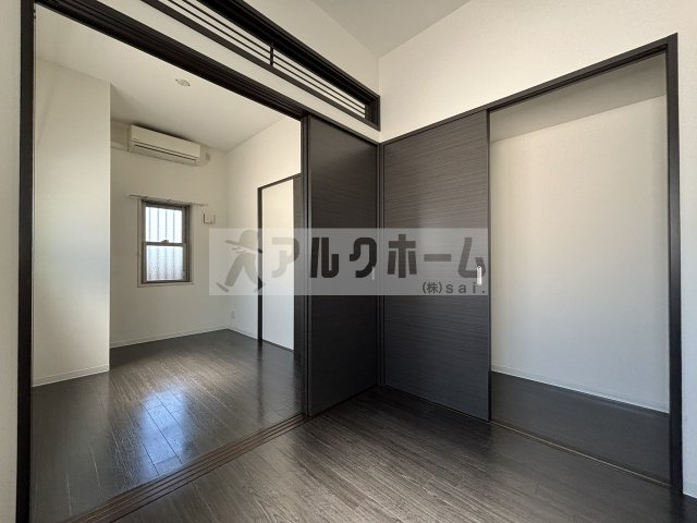 セレーナの洋室