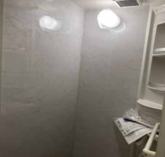 【シャワールーム】