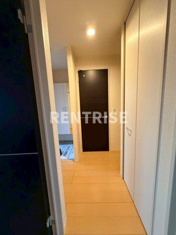 グラン シャリオ Ｃ棟の玄関