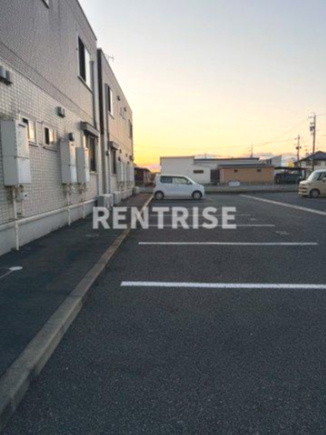 グラン シャリオ Ｃ棟の駐車場