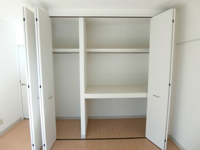 カクサン可美タウンBの設備|シューズＢＯＸがあります