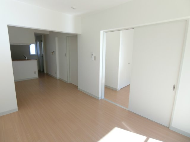 カクサン可美タウンBの収納|収納があります