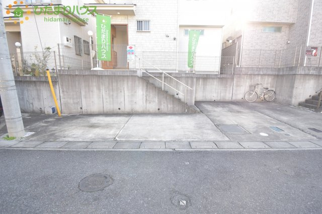 桶川市坂田西３丁目　中古一戸建ての駐車場